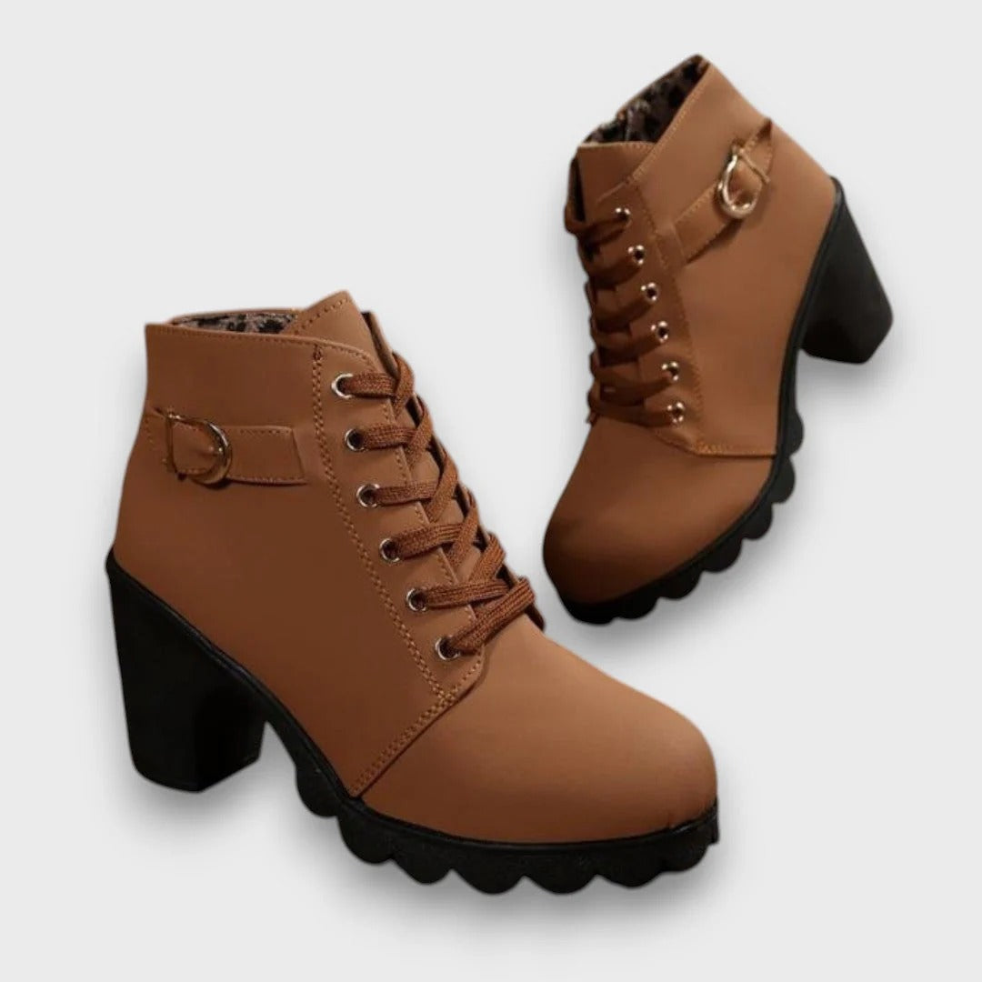 Lorena™| Botins em Imitação de Couro | Edição Premium