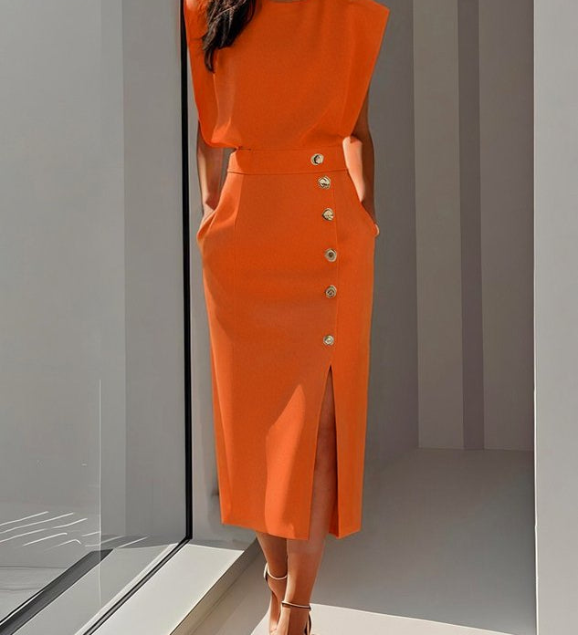 Aina - Vestido midi liso com fenda de botões e decote redondo
