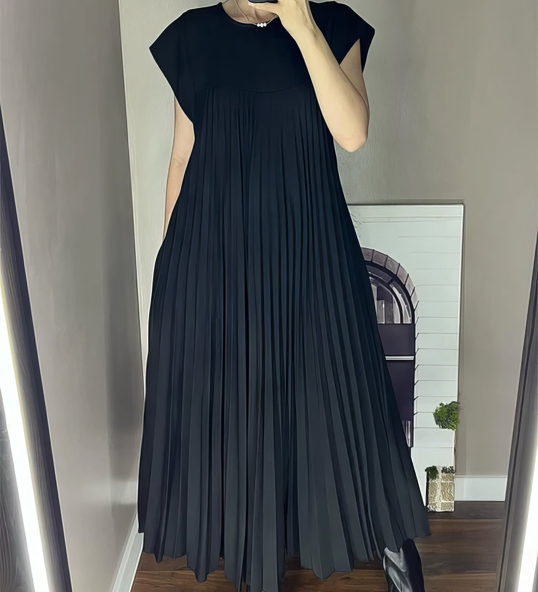 Vestido Simples Plissado Sem Mangas